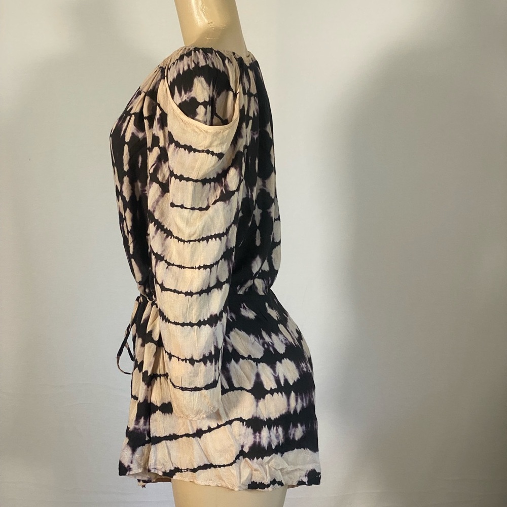 Elan Black and Cream Smocked 3/4 Sleeve Blouse - Picture 2 of 7